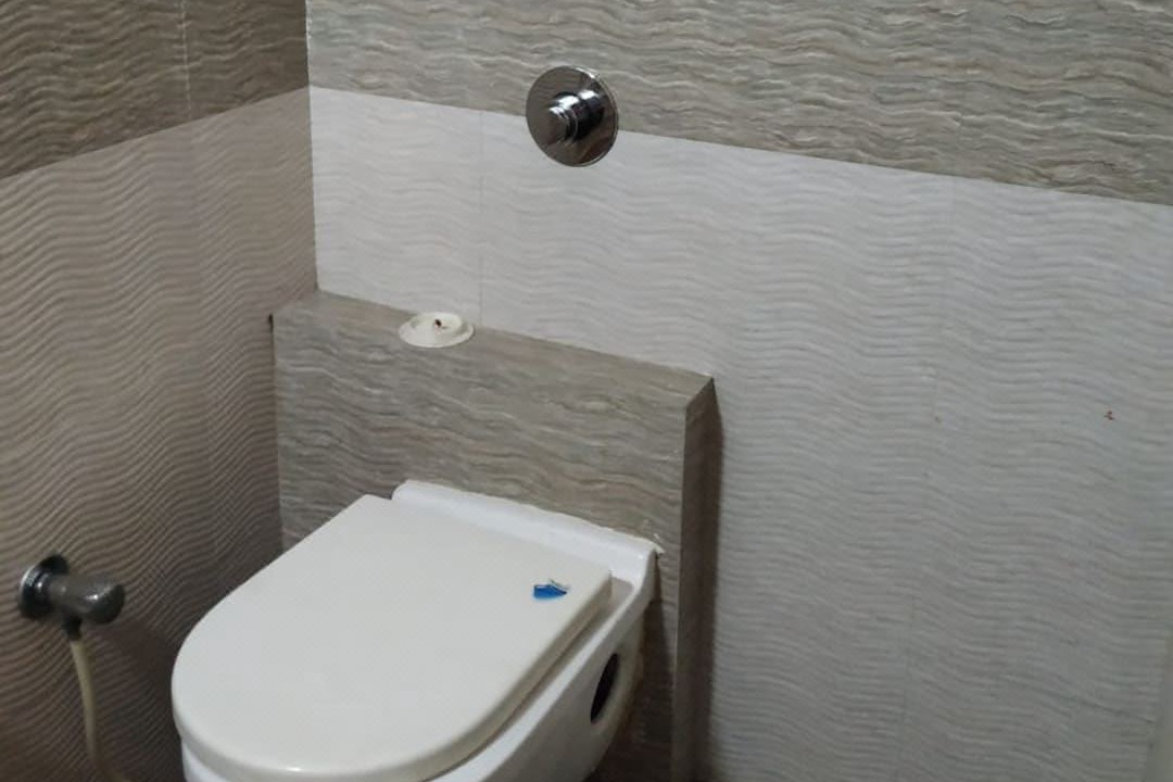 Photo of Bathroom in Lokhandwala Complex