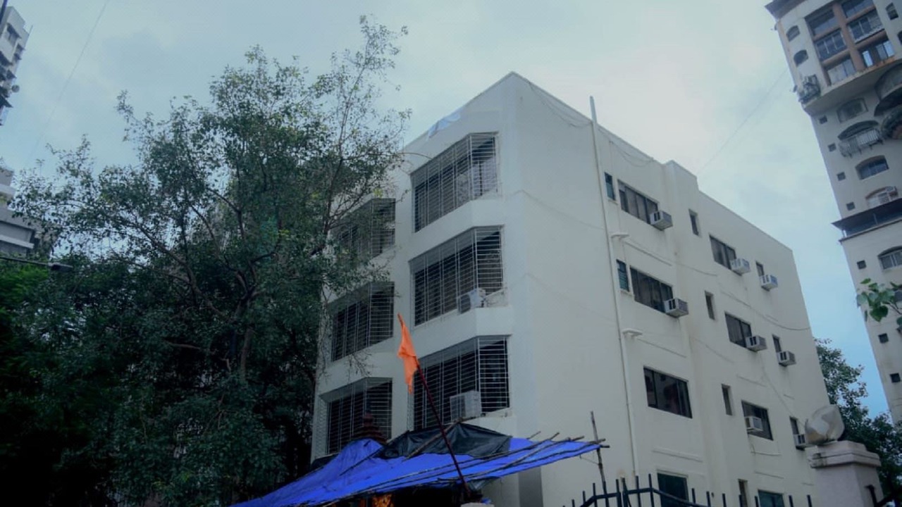 Photo of Buildings in Lokhandwala Complex
