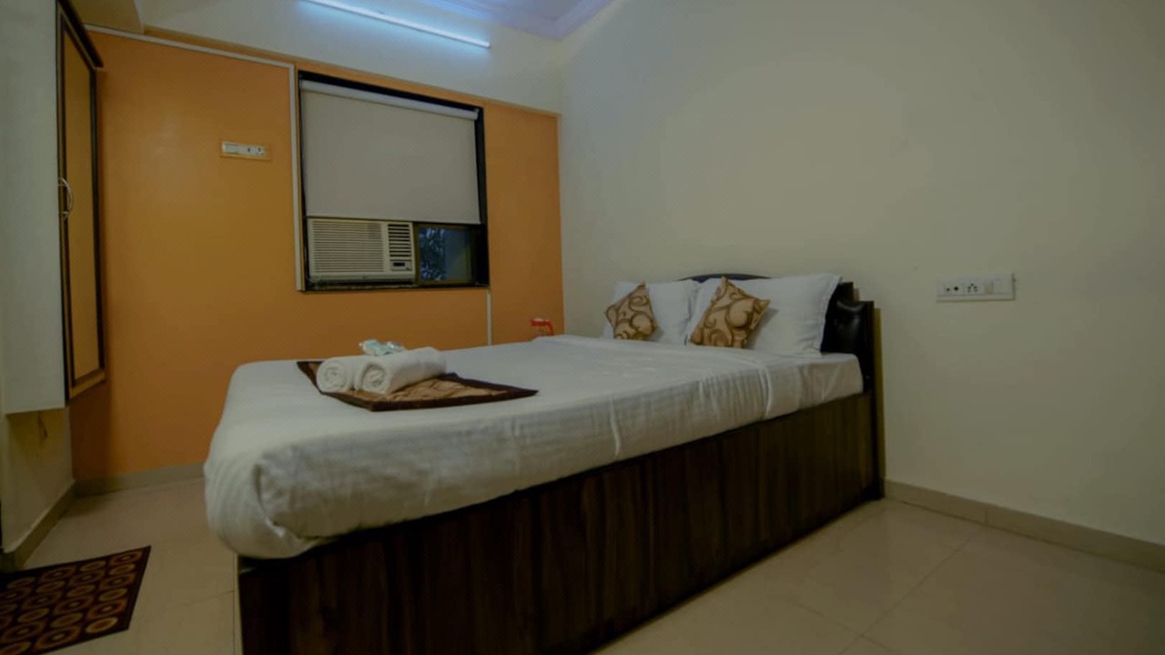 Photo of Bedroom in Lokhandwala Complex