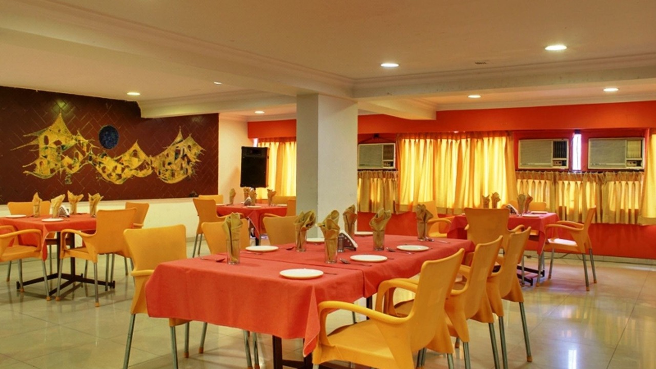 Photo of Livingroom in New Textile Market