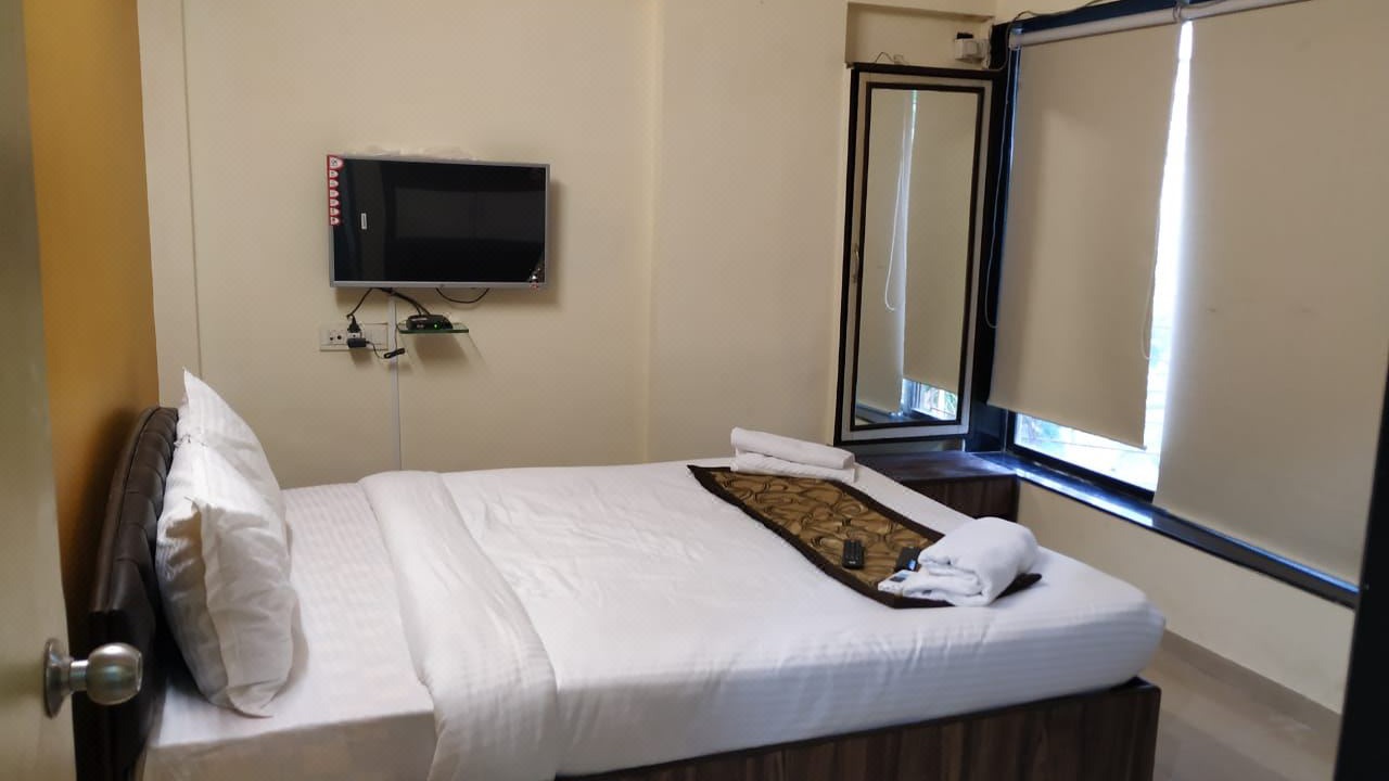 Photo of Bedroom in Lokhandwala Complex