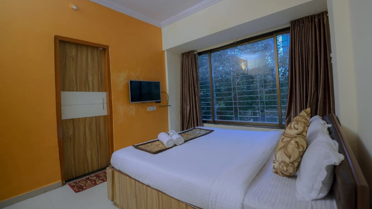 Photo of Bedroom in Lokhandwala Complex