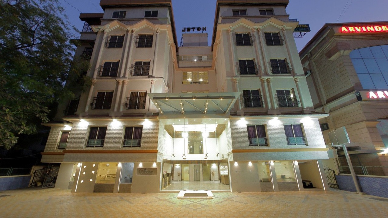 Photo of Buildings in Ellis Bridge