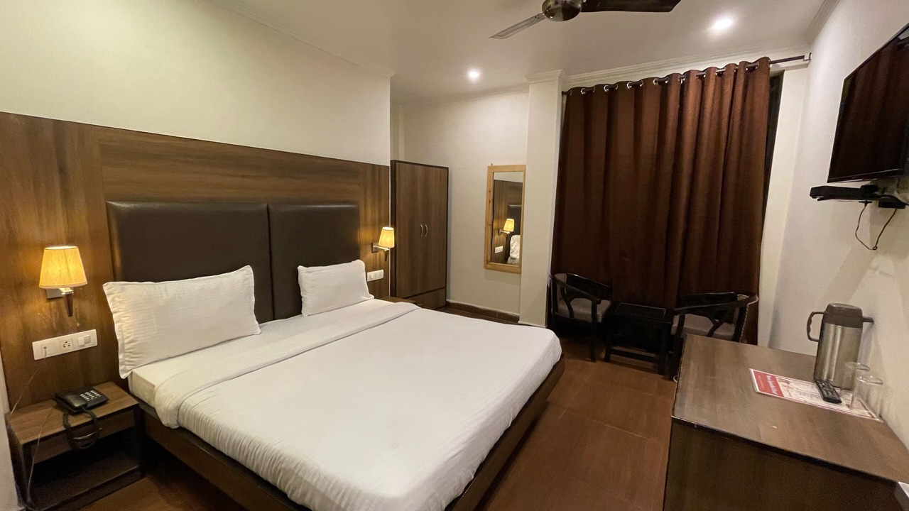 Photo of Bedroom in Tapovan