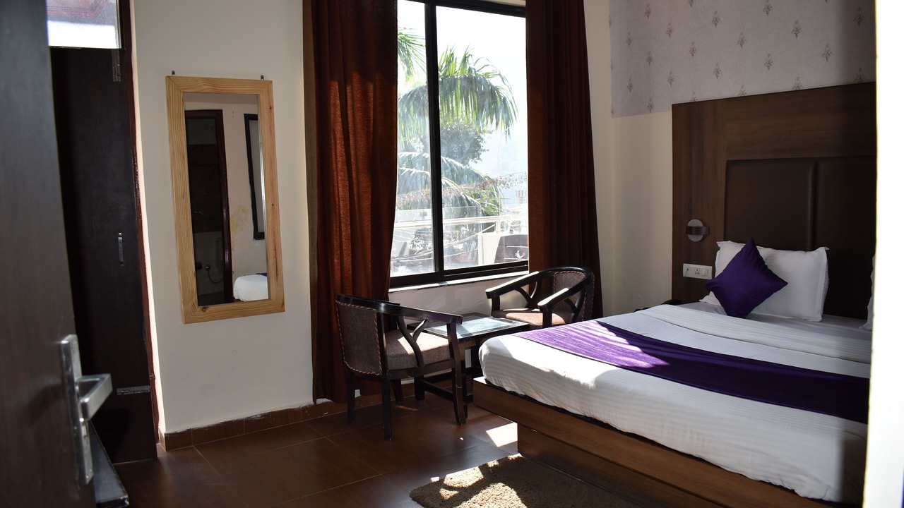 Photo of Bedroom in Tapovan