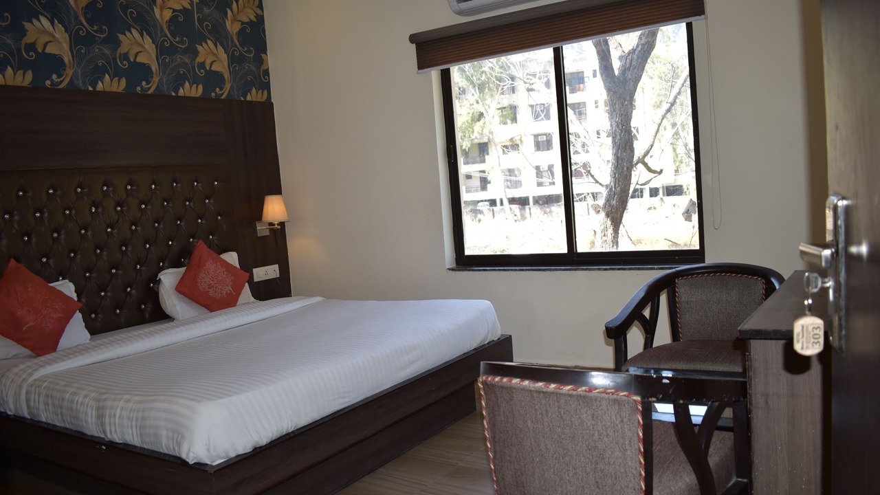 Photo of Bedroom in Tapovan