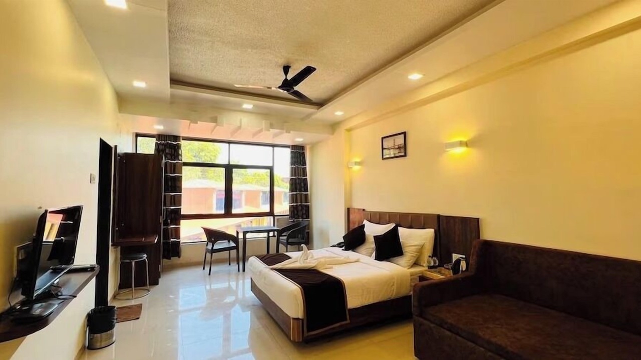 Photo of Bedroom in Mahabaleshwar