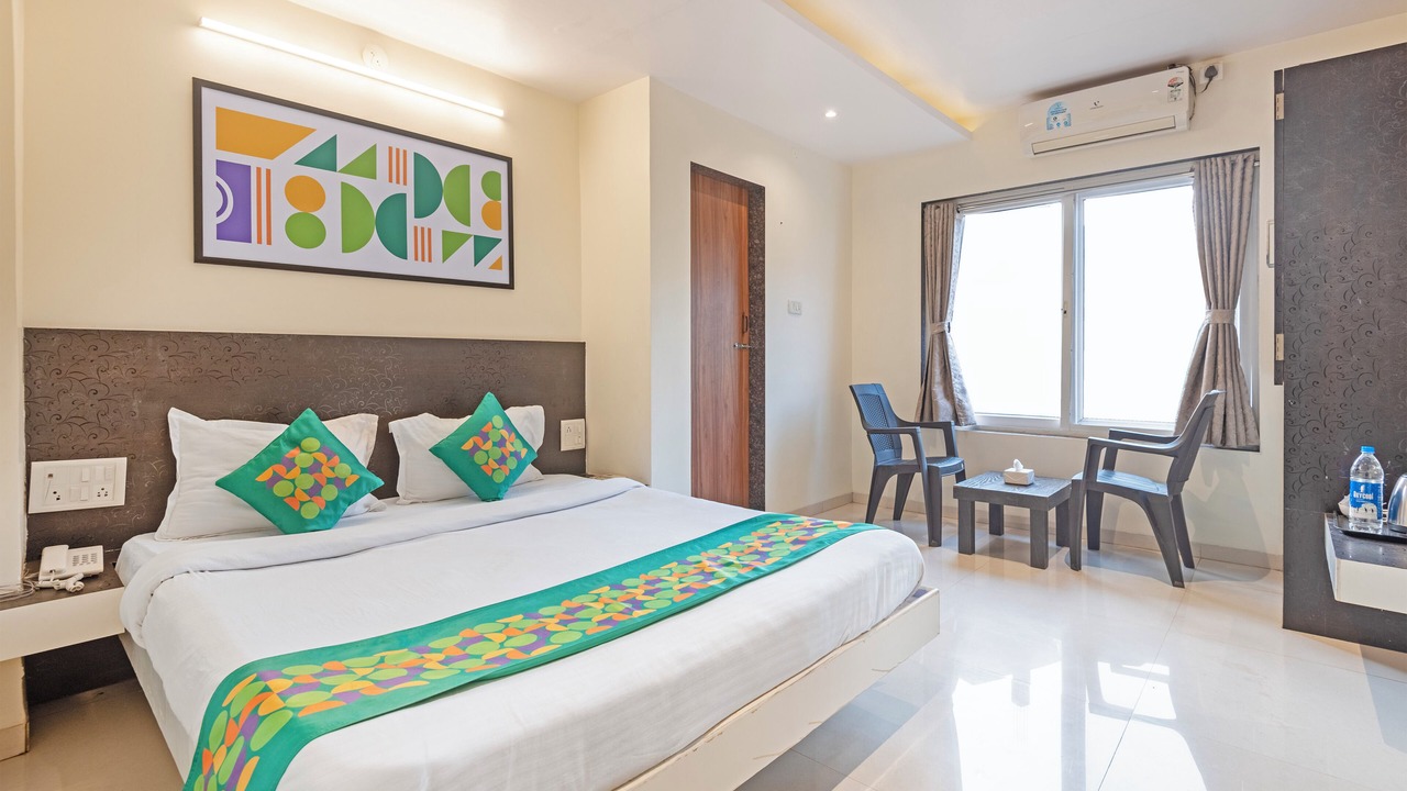 Photo of Bedroom in Mahabaleshwar