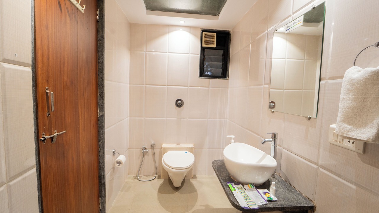 Photo of Bathroom in Mahabaleshwar