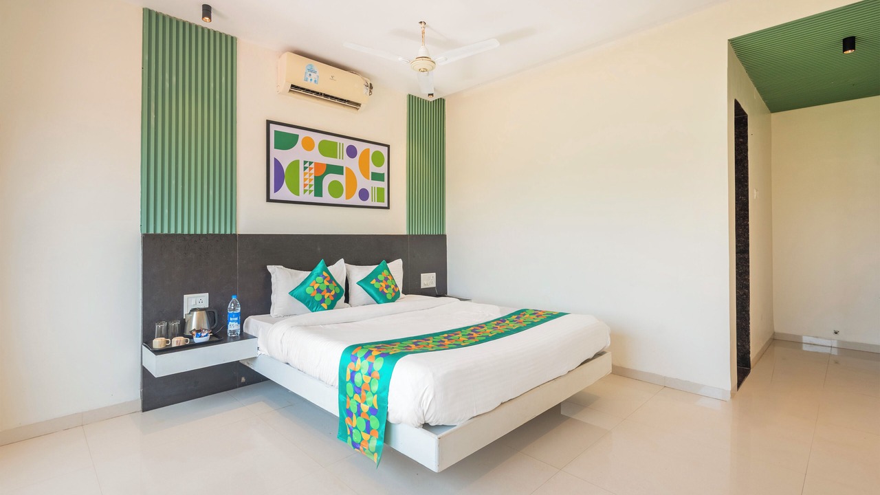 Photo of Bedroom in Mahabaleshwar