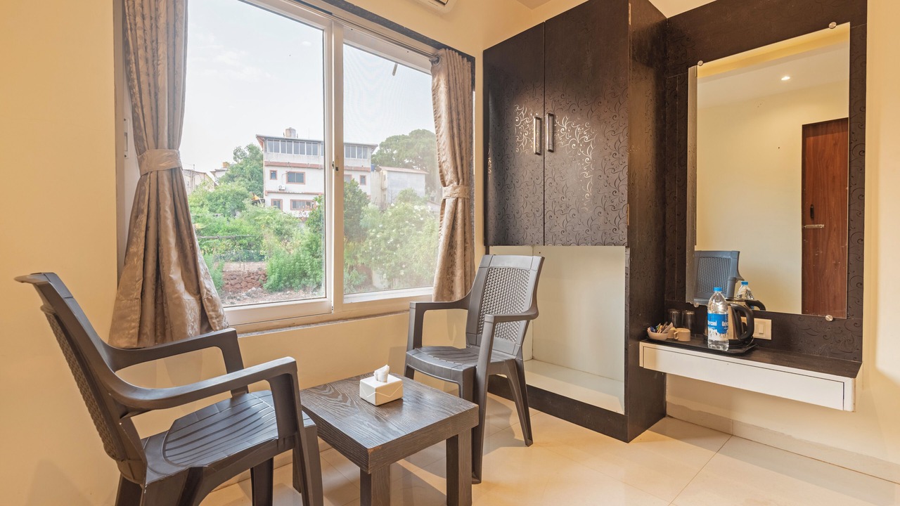 Photo of Bedroom in Mahabaleshwar