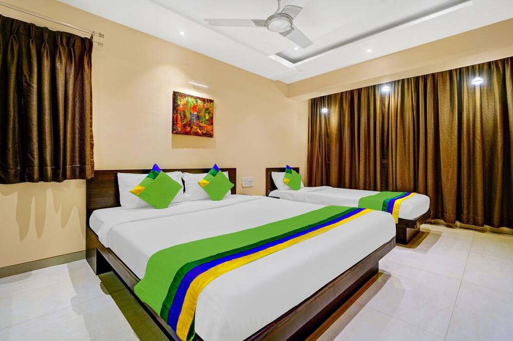 Photo of Bedroom in Mahabaleshwar