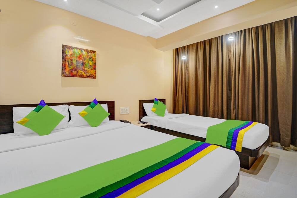 Photo of Bedroom in Mahabaleshwar