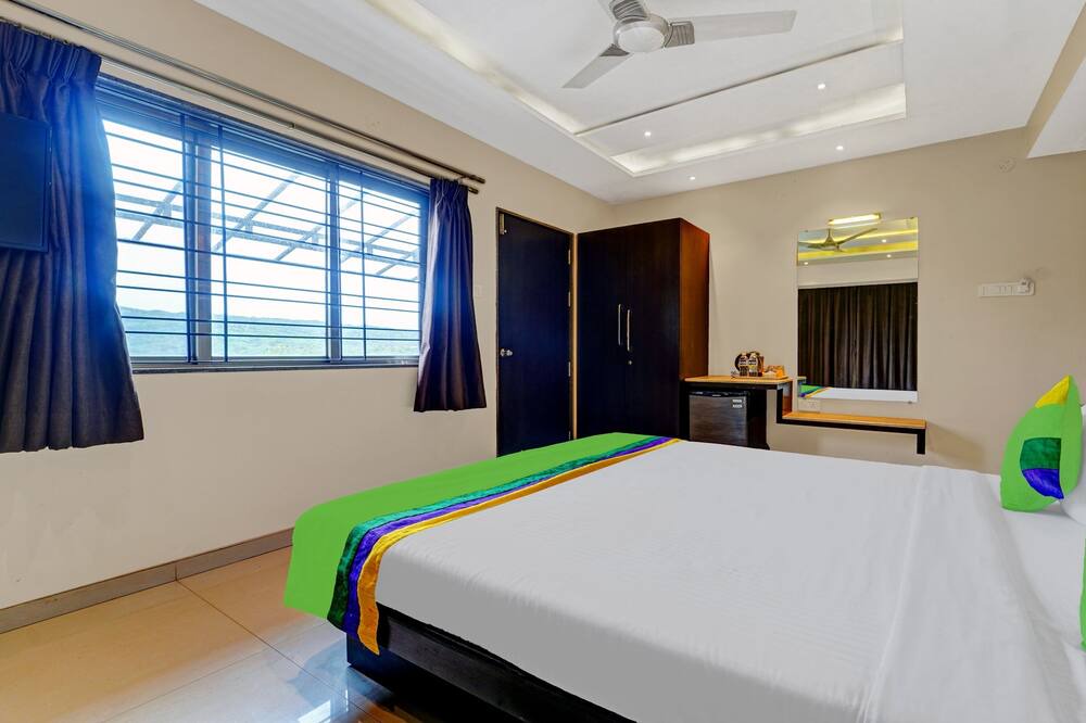 Photo of Bedroom in Mahabaleshwar