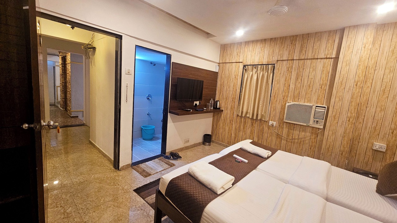 Photo of Bedroom in Malad East