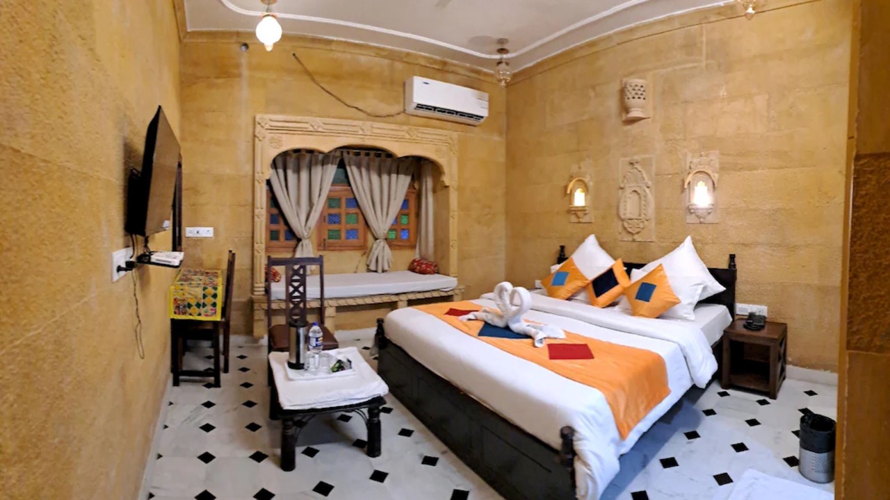 Photo of Bedroom in Amar Sagar Pol