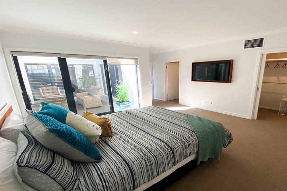 Photo of Bedroom in Sapphire Beach