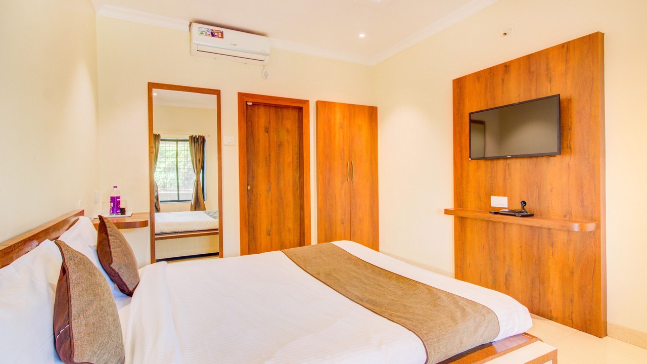 Photo of Bedroom in Mahabaleshwar