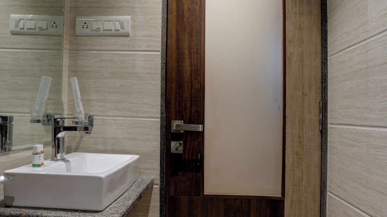 Photo of Bathroom in Cuffe Parade