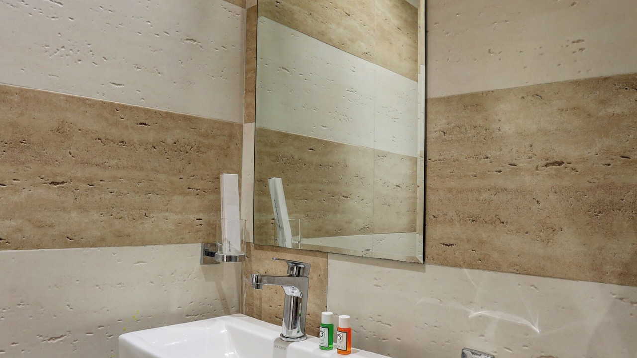 Photo of Bathroom in Cuffe Parade