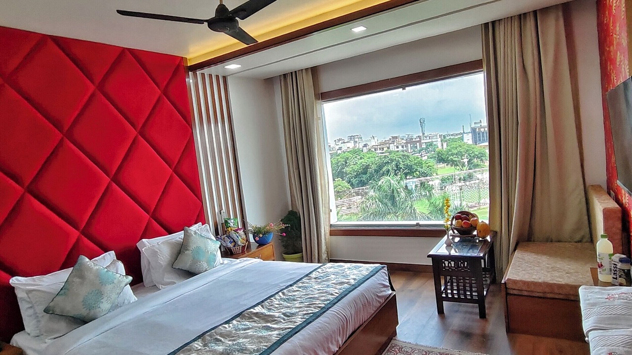 Photo of Bedroom in Taj Ganj