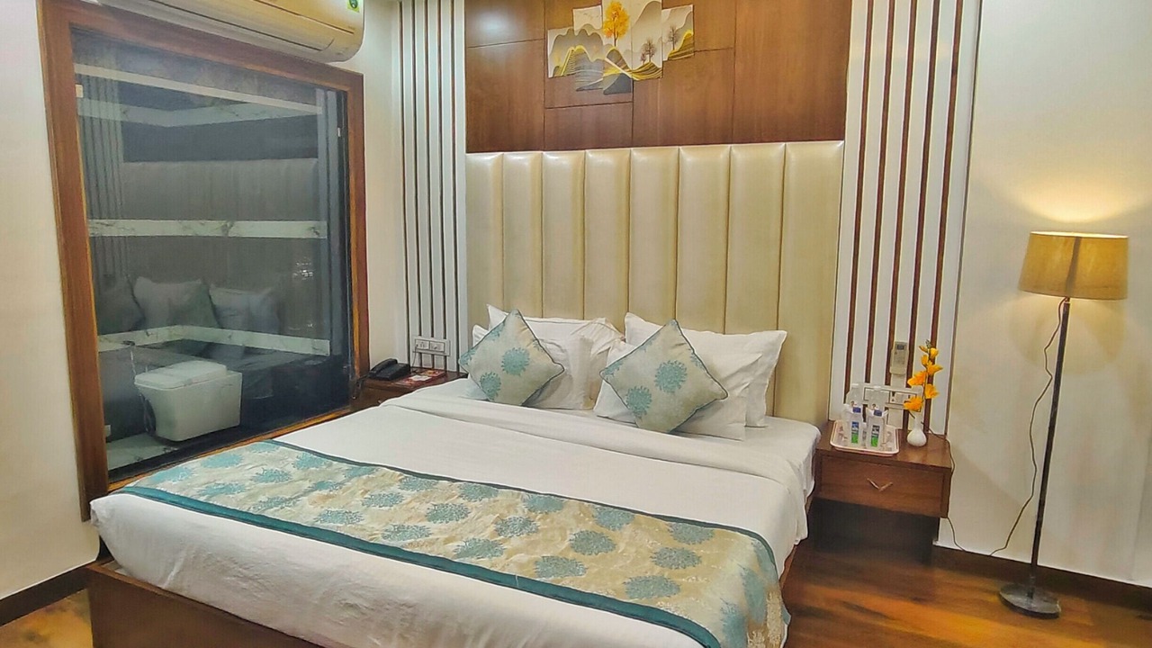 Photo of Bedroom in Taj Ganj