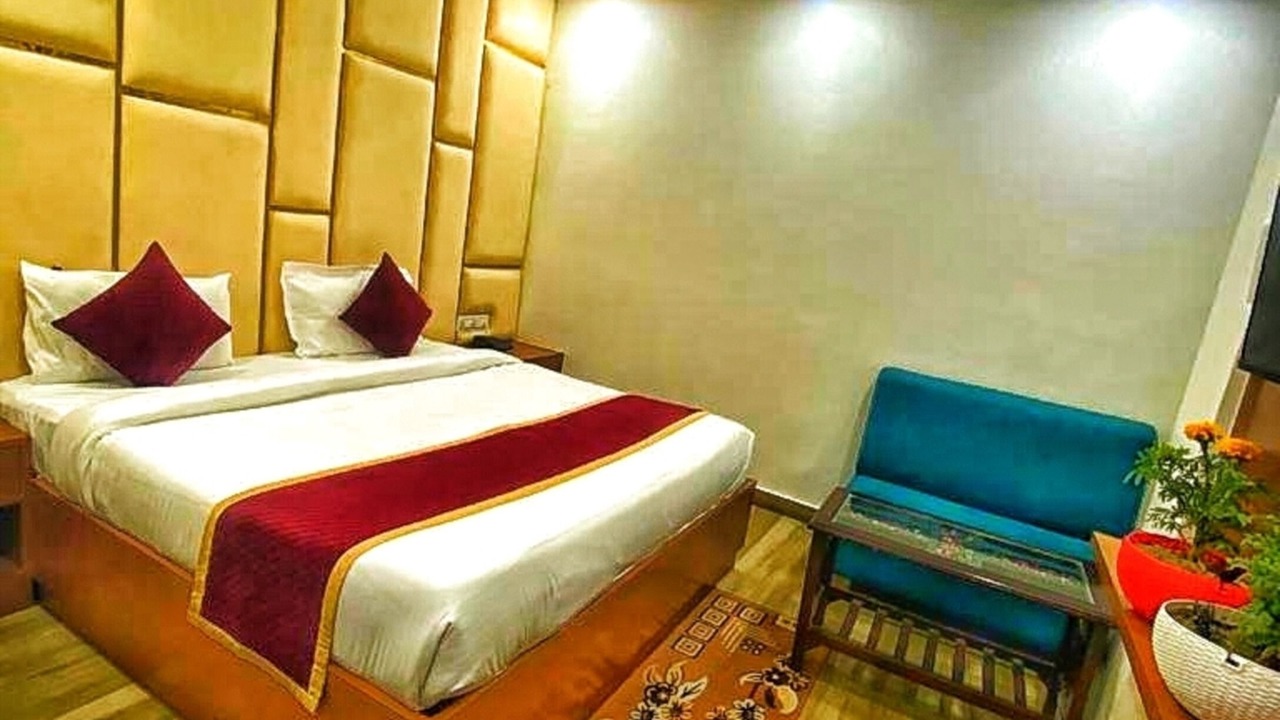 Photo of Bedroom in Taj Ganj