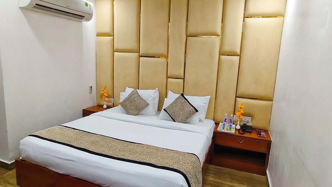 Photo of Bedroom in Taj Ganj