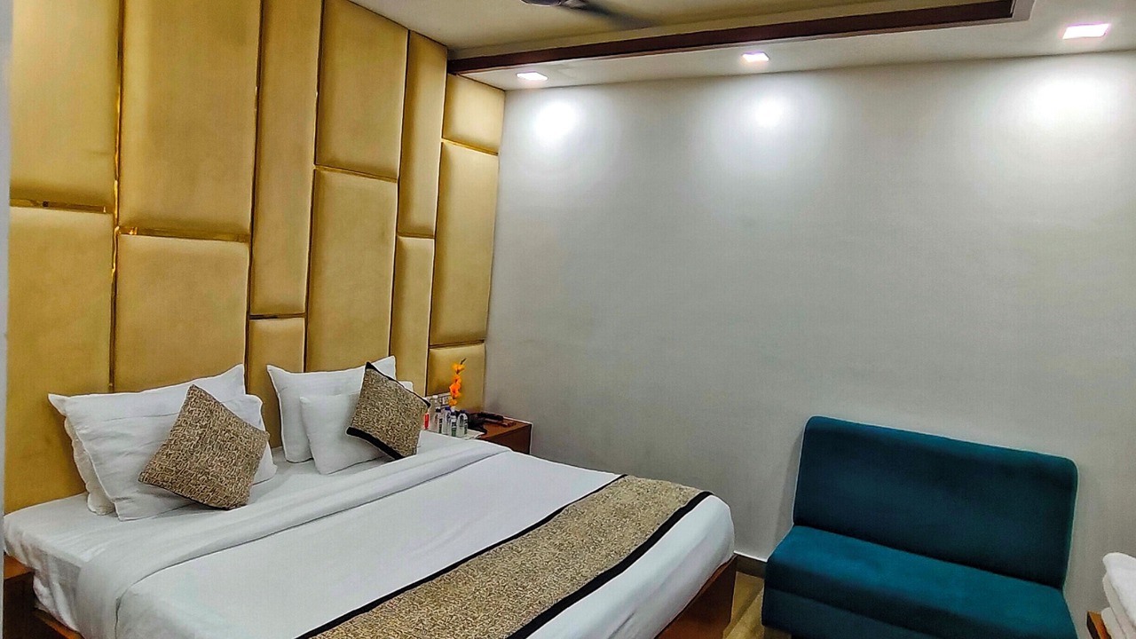Photo of Bedroom in Taj Ganj