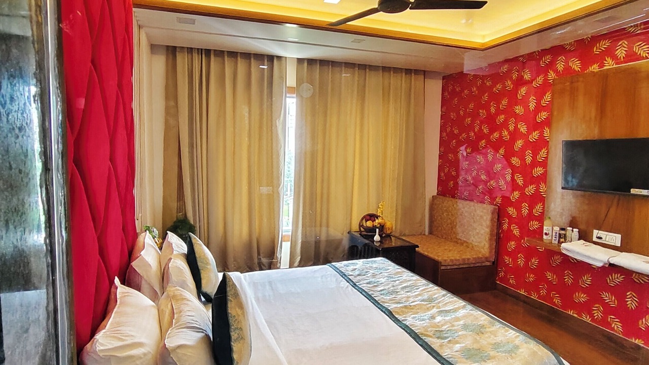 Photo of Bedroom in Taj Ganj