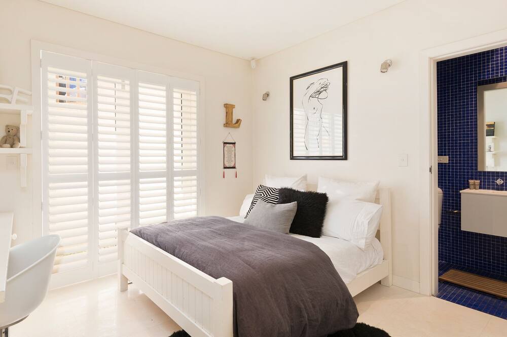 Photo of Bedroom in Newport
