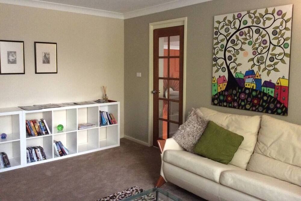 Photo of Livingroom in South Bowenfels