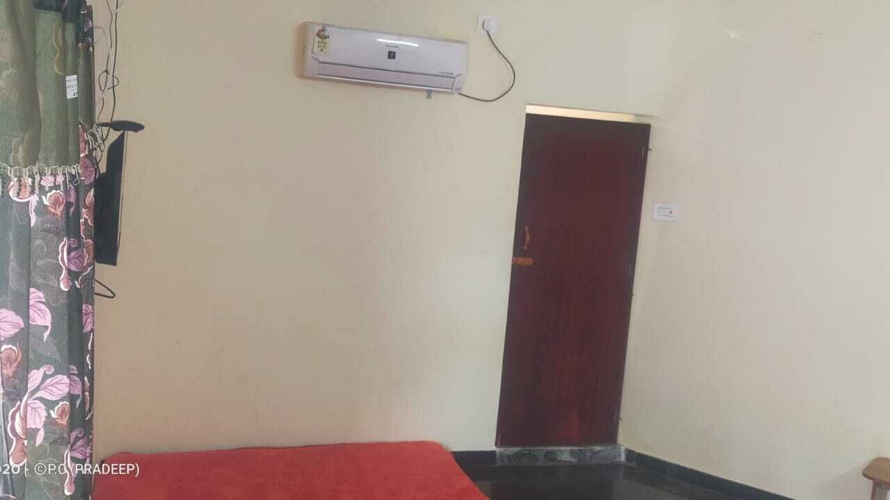 Photo of Bedroom in Manalur