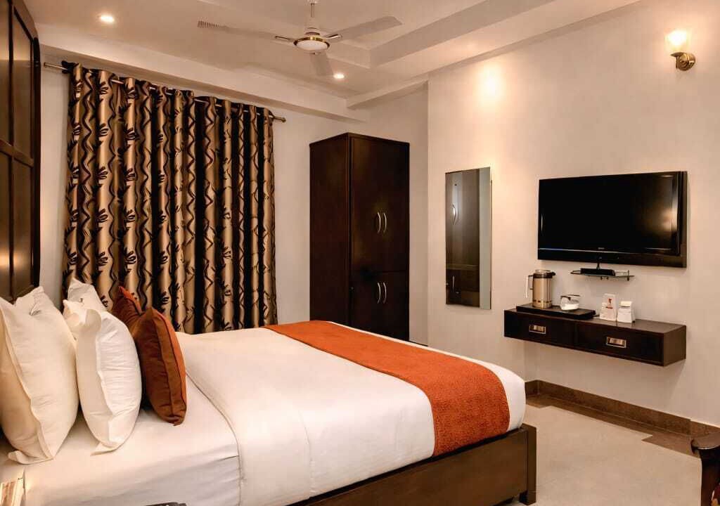 Photo of Bedroom in Taj Ganj