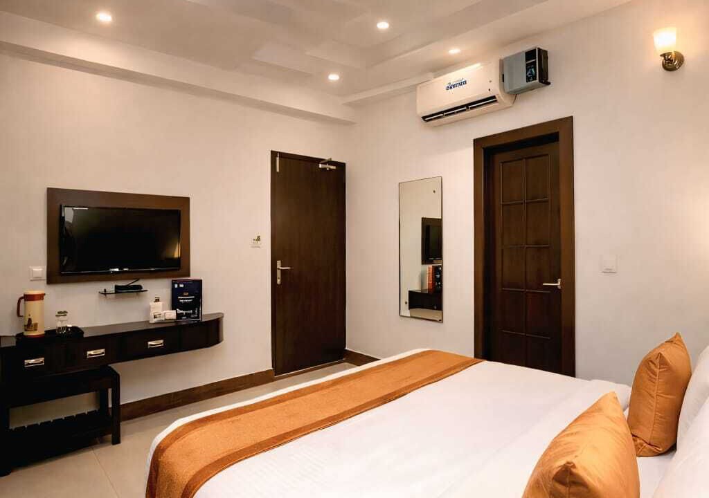 Photo of Bedroom in Taj Ganj
