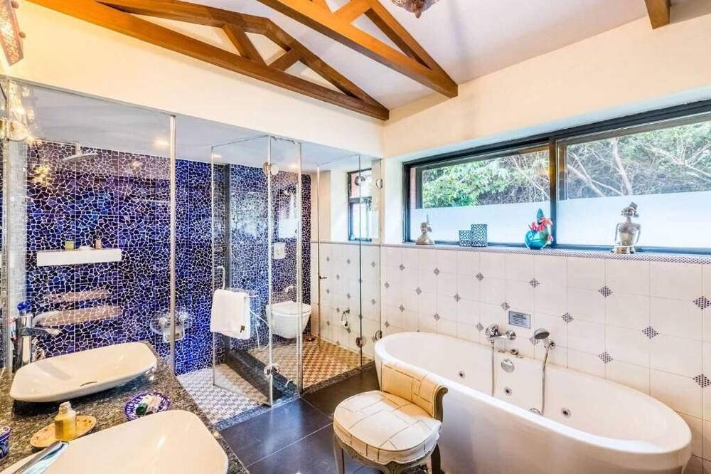 Photo of Bathroom in Old Mahabaleshwar