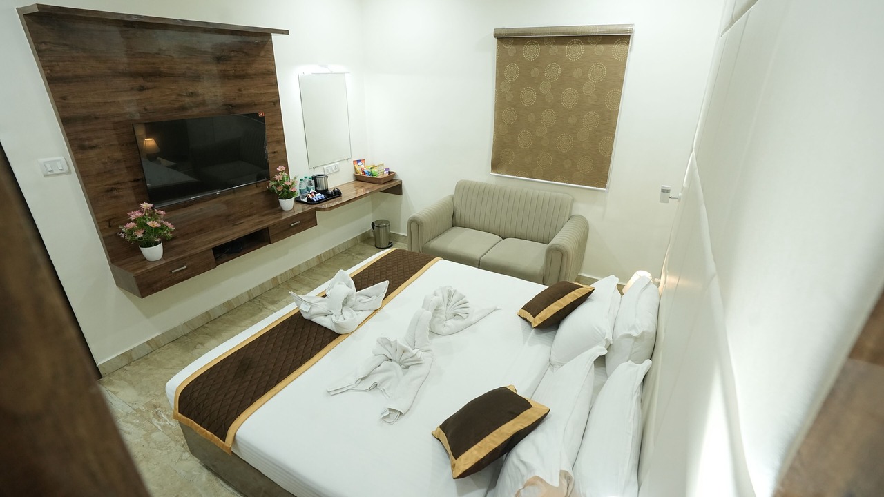Photo of Bedroom in Meenambakkam