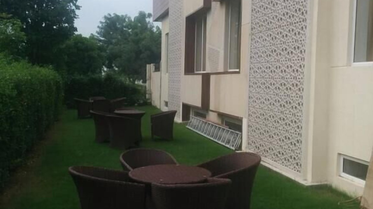Photo of Outdoor in South City I