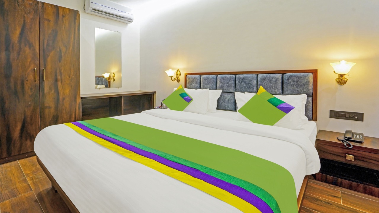 Photo of Bedroom in Mahabaleshwar
