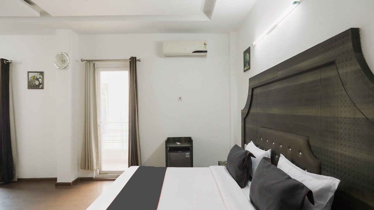 Photo of Bedroom in Sushant Lok