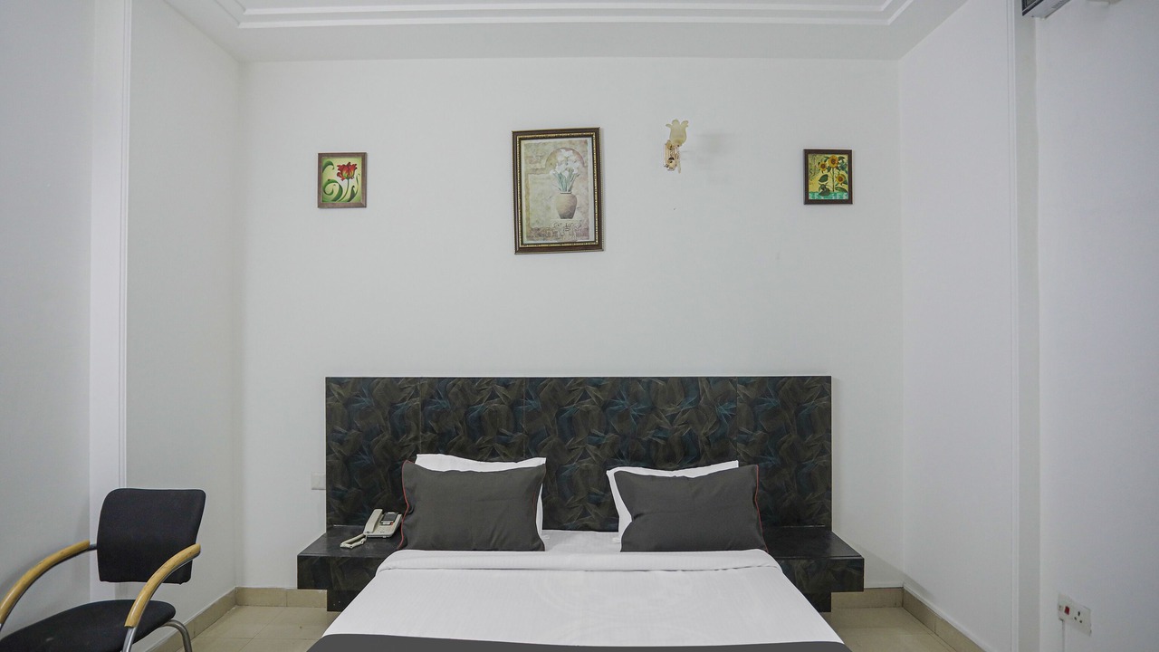 Photo of Bedroom in Sushant Lok