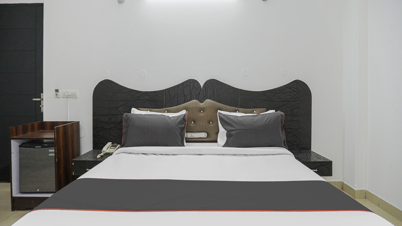 Photo of Bedroom in Sushant Lok
