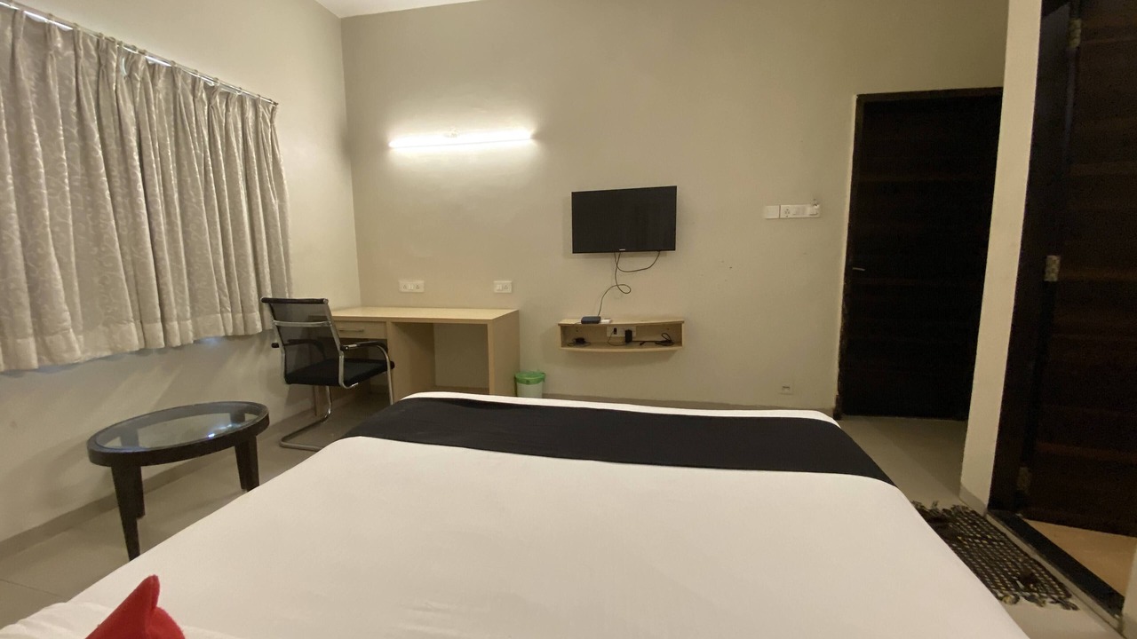 Photo of Bedroom in Lonavala