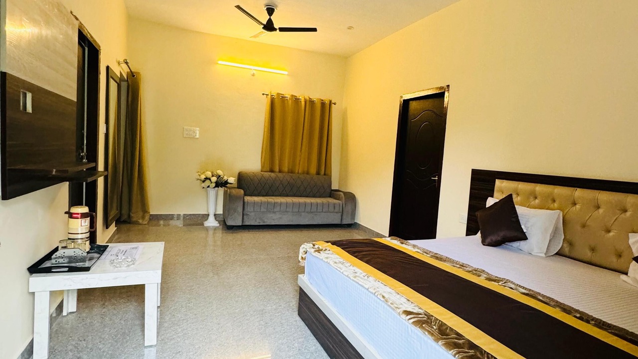 Photo of Bedroom in Bhimtal