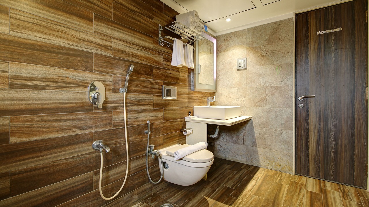 Photo of Bathroom in Juhu