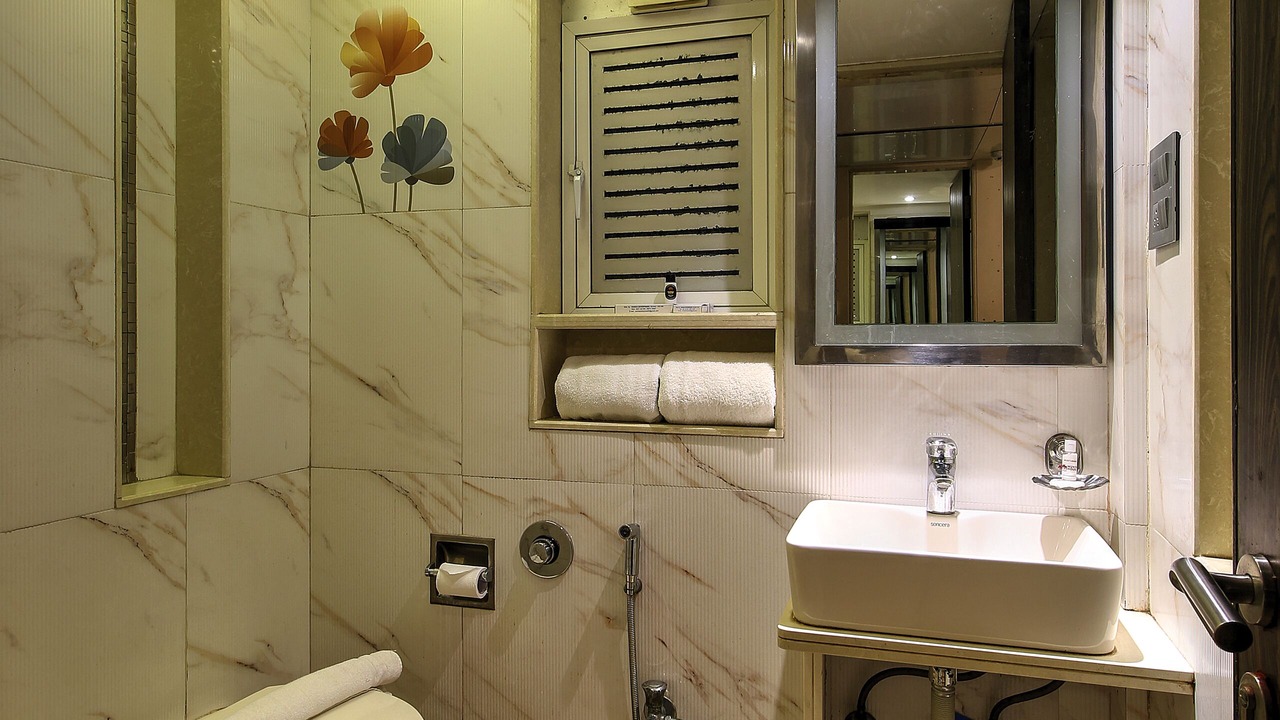 Photo of Bathroom in Juhu