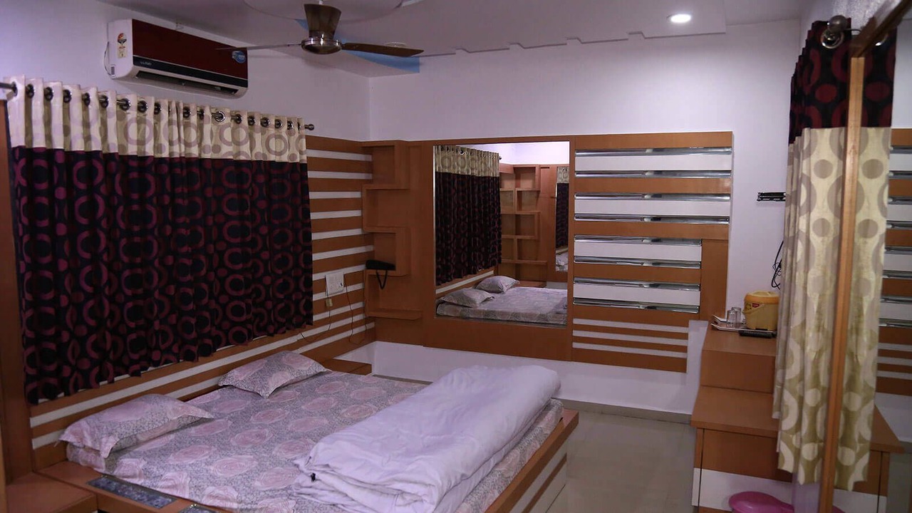 Photo of Bedroom in Kamrej