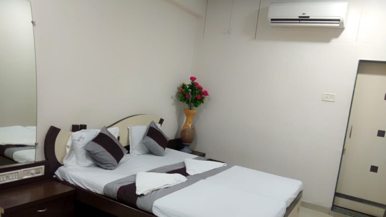 Photo of Bedroom in Kamrej