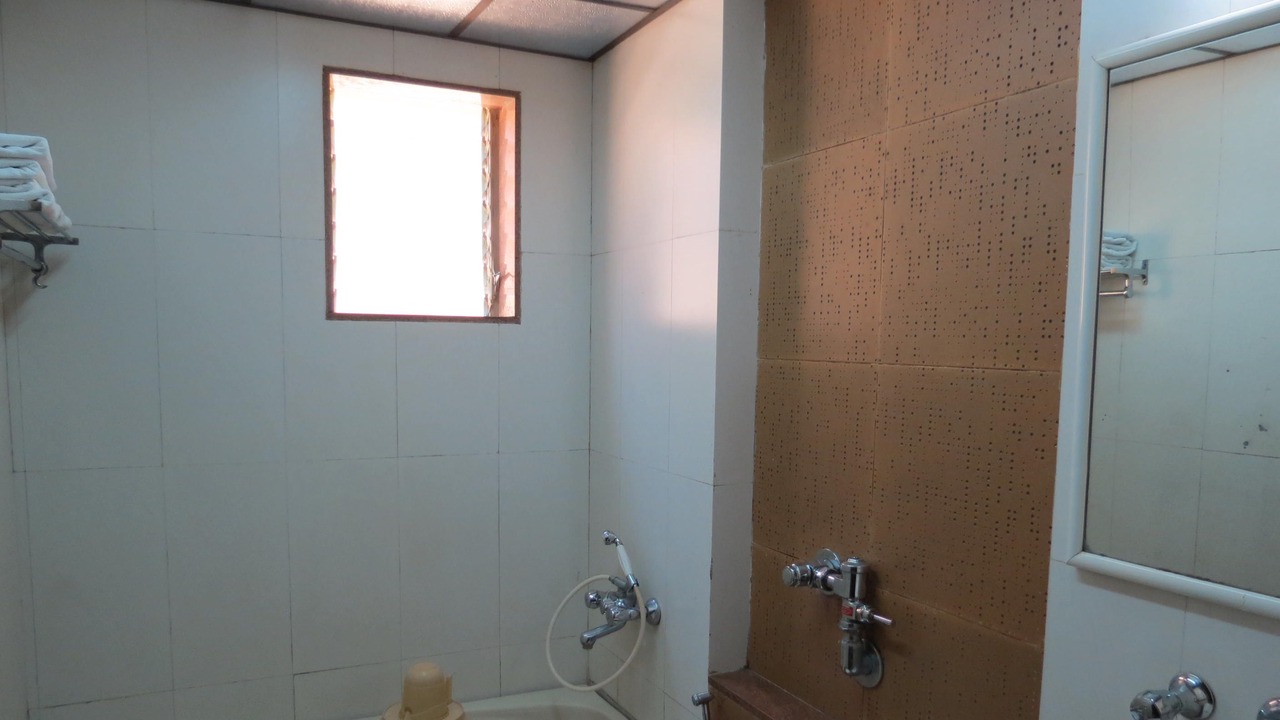 Photo of Bathroom in Mahabaleshwar