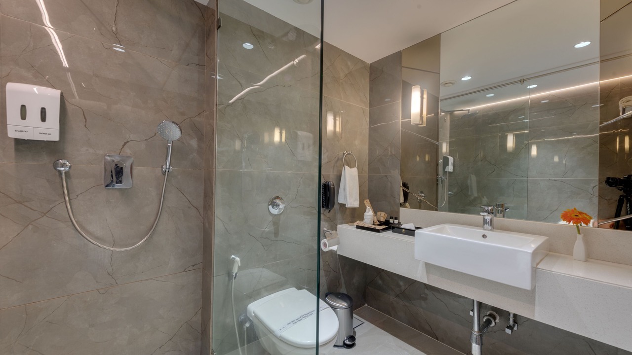 Photo of Bathroom in Vile Parle